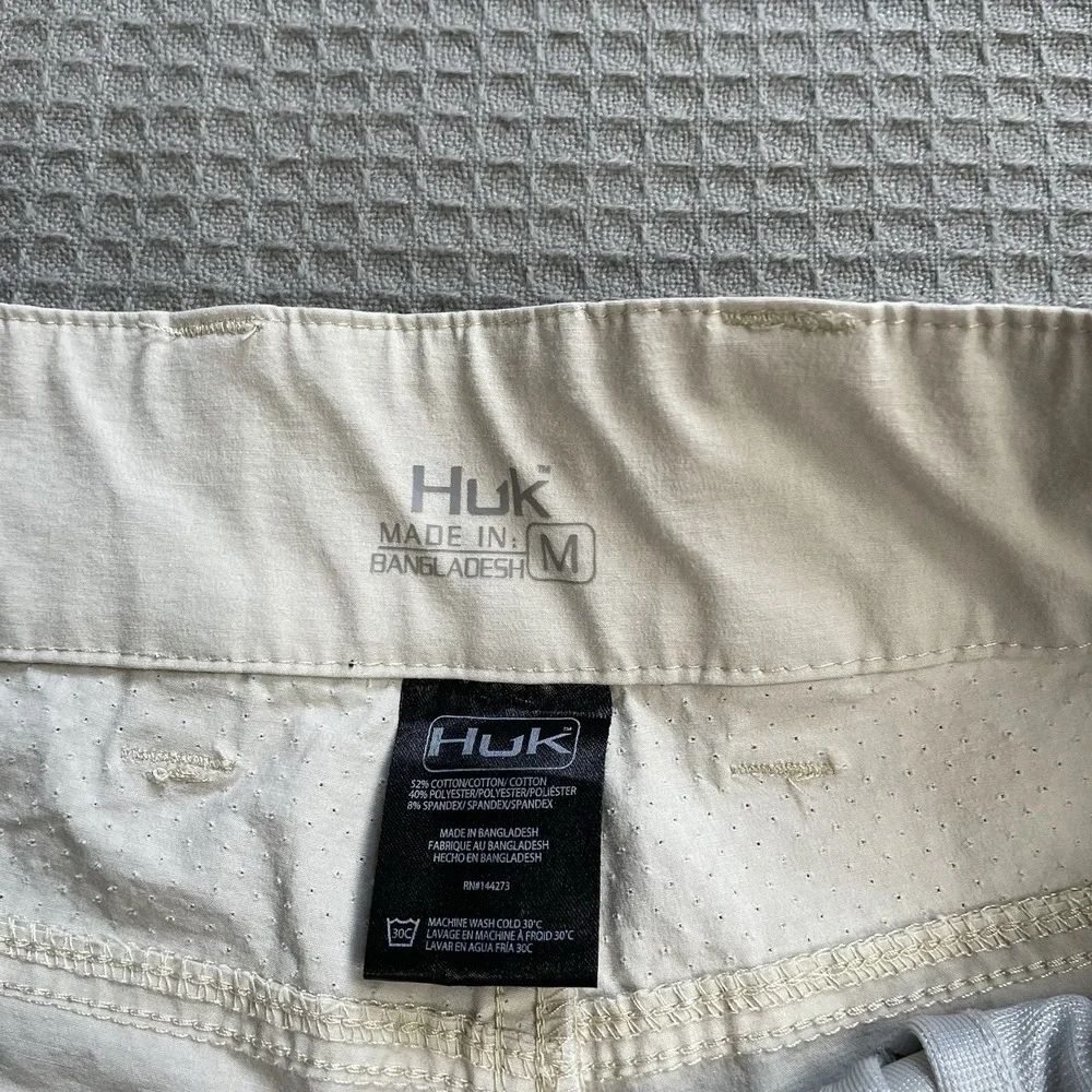 Huk Next Level 7 Fishing Shorts Medium Men's Khaki Stretch UPF Cargo